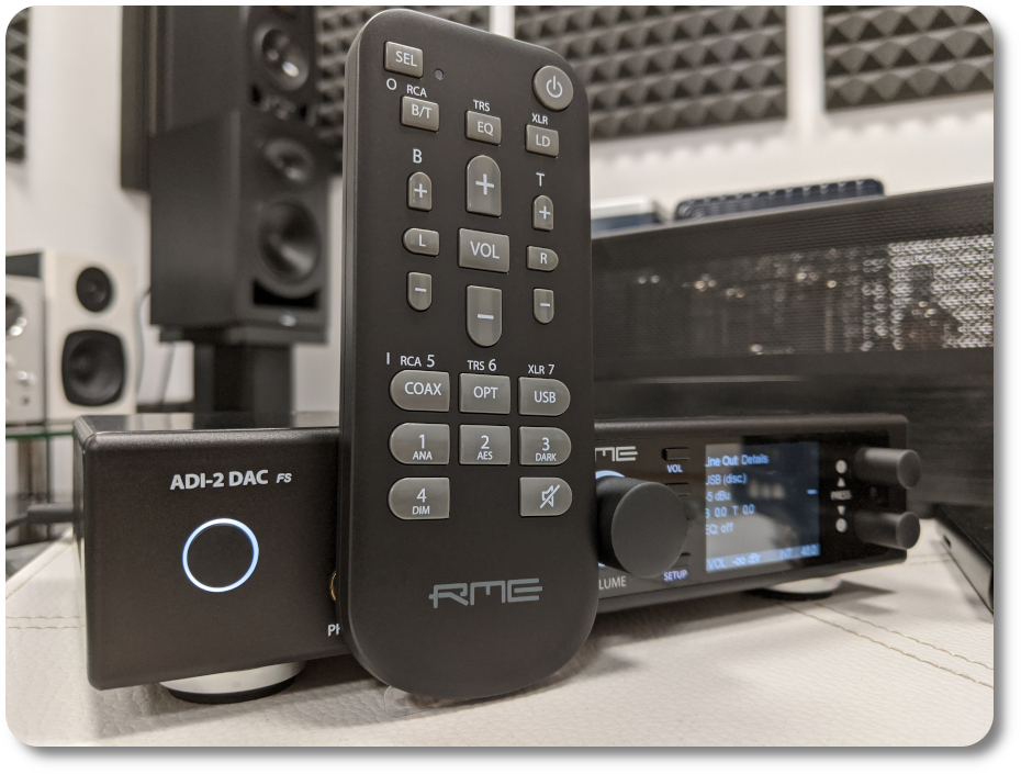 RME ADI-2 Pro FS с пультом дистанционного управления.