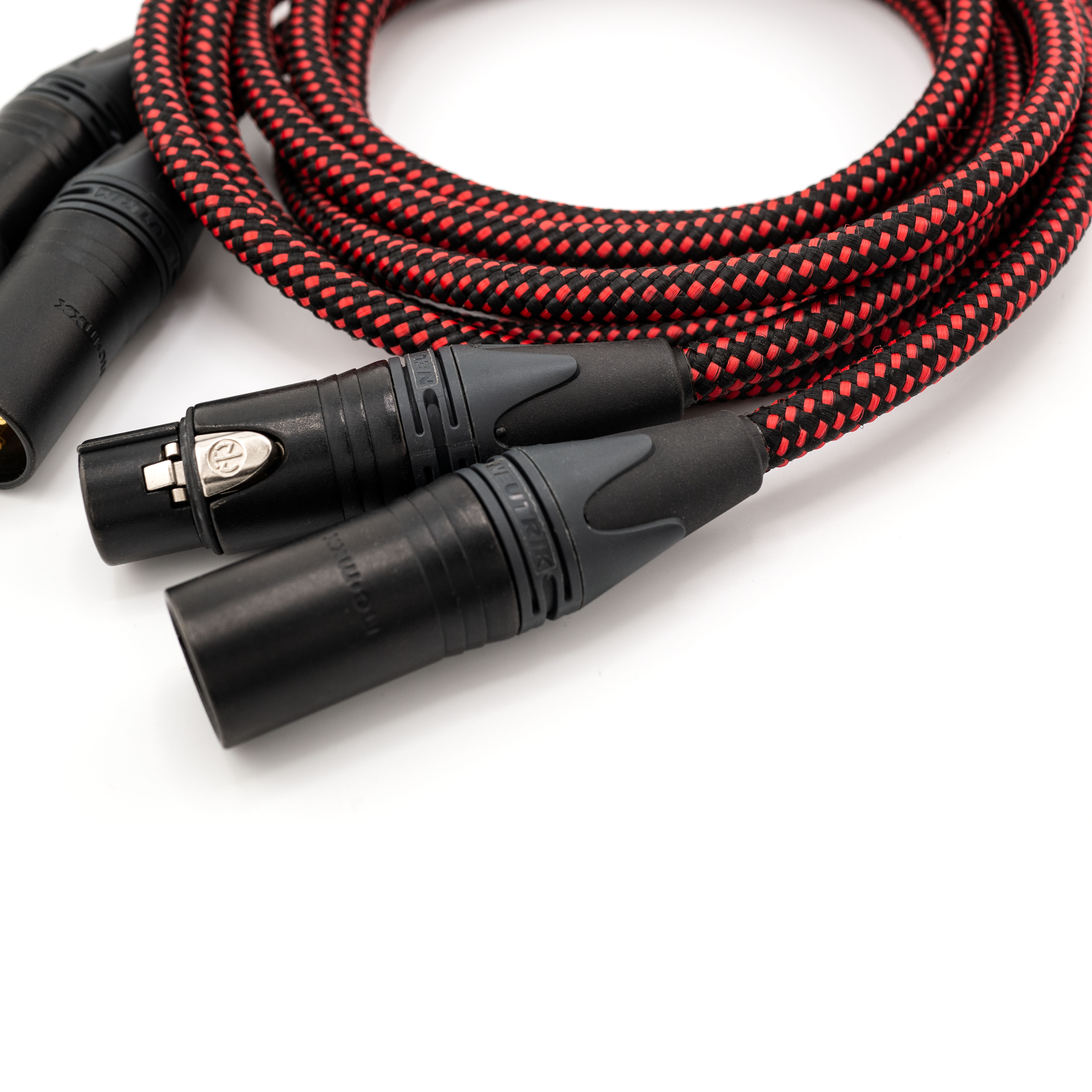 Кабель Era Cables Basis Black/Red (2*XLR 2*XLR 0.5m) – пара 173310